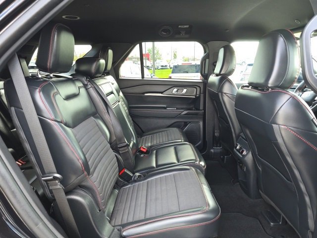 Certified 2025 Ford Explorer ST-Line w/ ST-Line Street Pack image 18