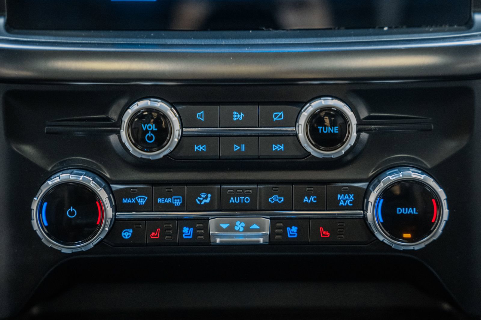 Certified 2023 Ford F150 Lariat w/ Equipment Group 502A High image 31