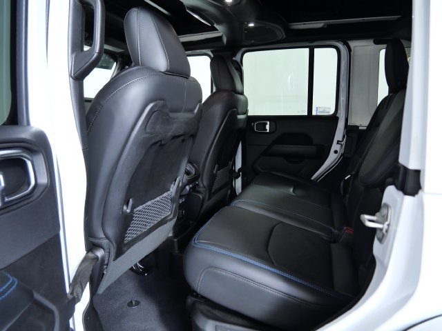 Used 2024 Jeep Wrangler Unlimited Rubicon 4xe AWD/4WD image 15