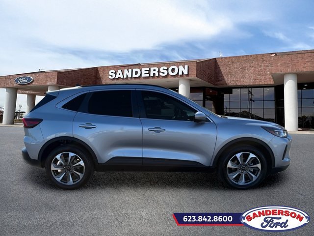 Certified 2024 Ford Escape Platinum w/ Premium Technology Package AWD/4WD image 2