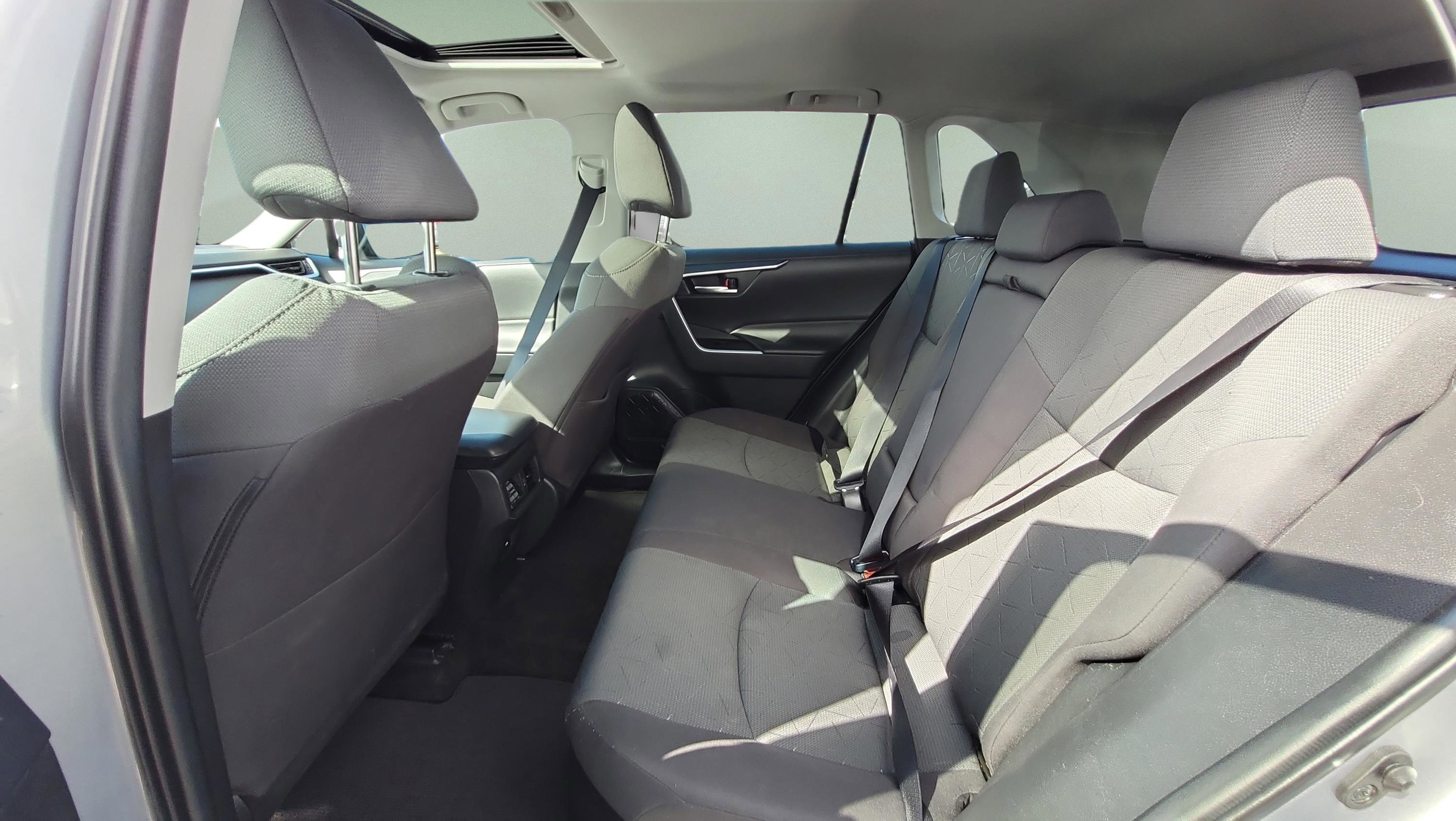 Used 2021 Toyota RAV4 XLE w/ Convenience Package AWD/4WD image 16