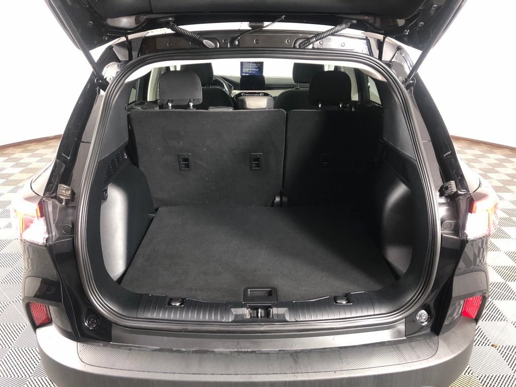 Certified 2022 Ford Escape SE w/ Cold Weather Package AWD/4WD image 19