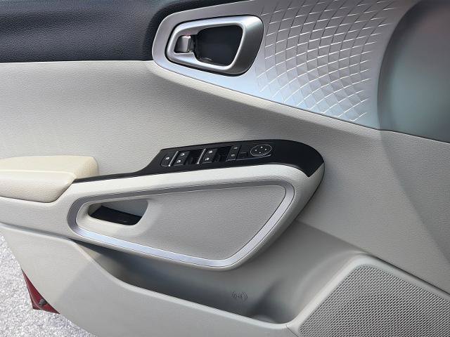 Used 2022 Kia Soul LX FWD image 16