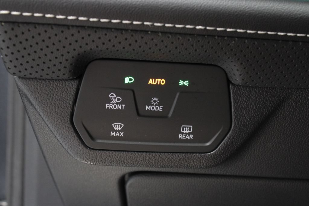 Used 2024 Volkswagen Atlas SEL Premium R-Line AWD/4WD image 29