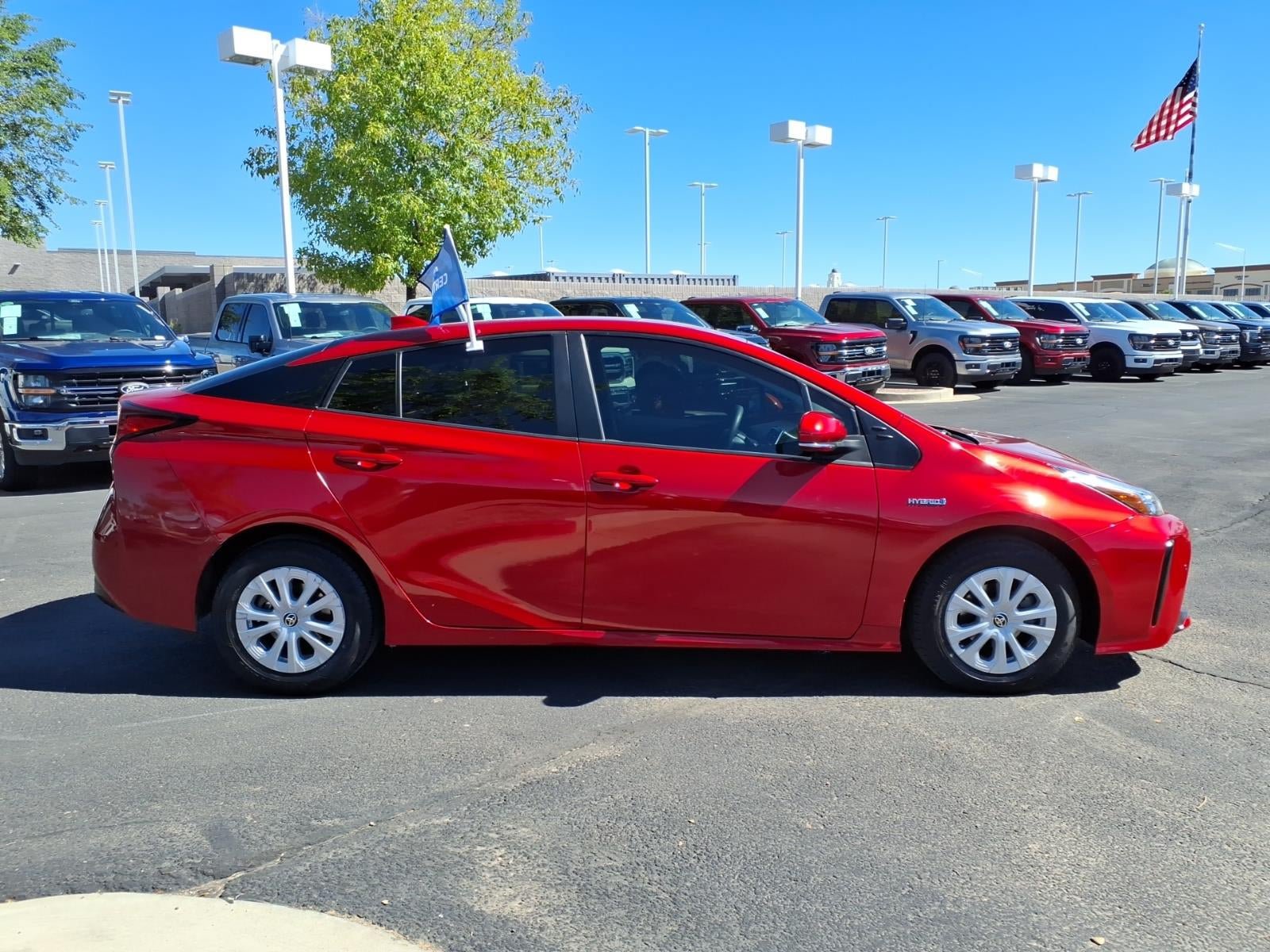 Used 2021 Toyota Prius LE w/ Carpet Mat Package (TMS) FWD image 3