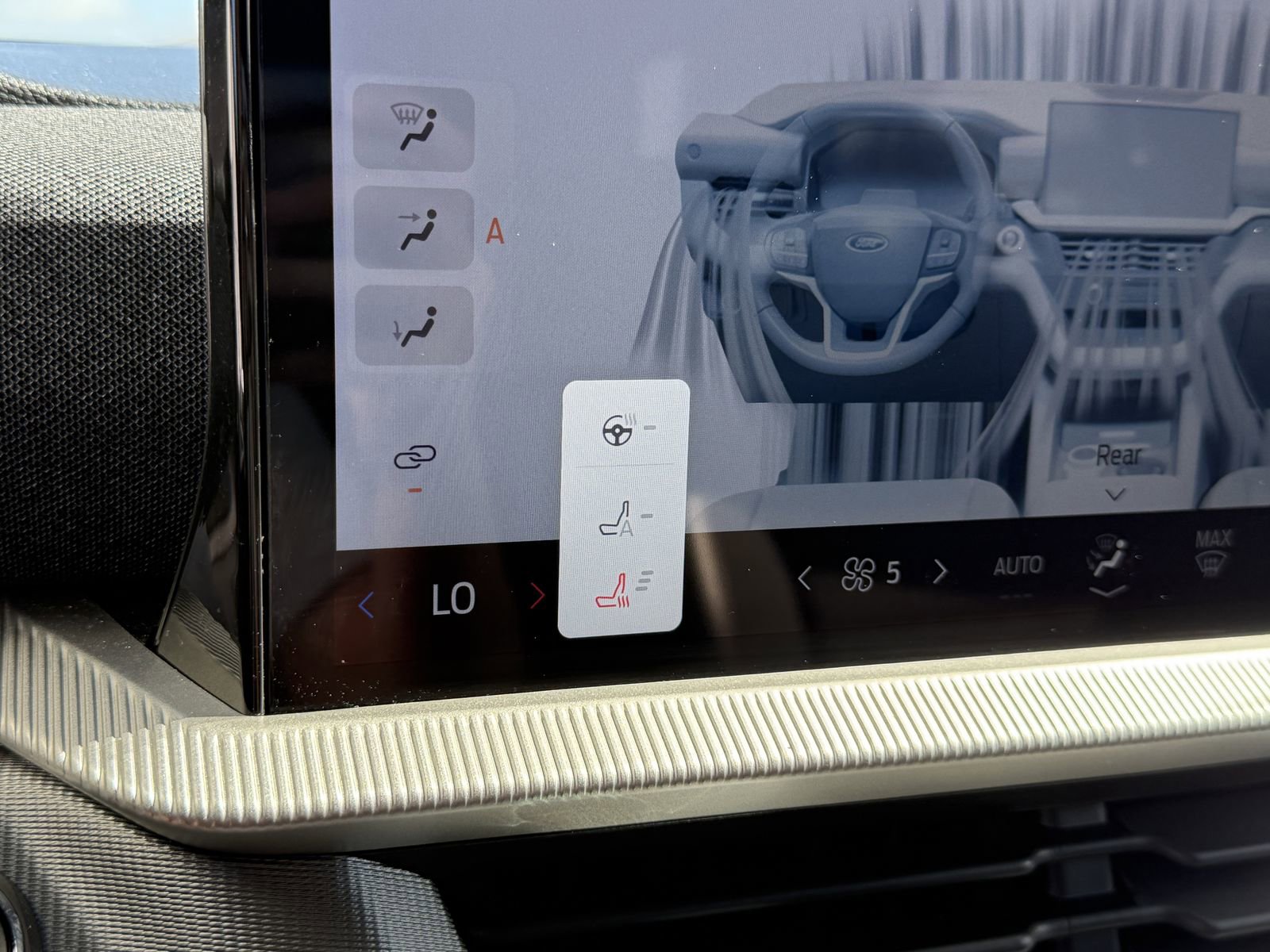 Certified 2025 Ford Explorer ST-Line image 25