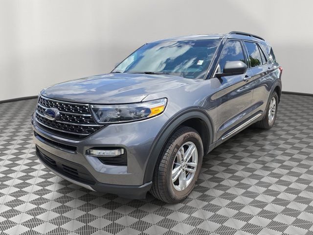Certified 2022 Ford Explorer XLT w/ Equipment Group 202A RWD image 3