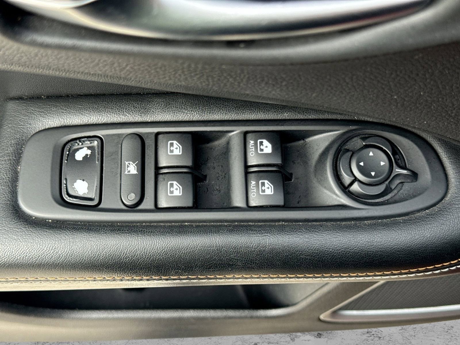 Used 2018 Jeep Compass Latitude w/ Popular Equipment Group AWD/4WD image 18