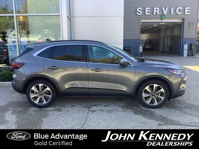 Certified 2023 Ford Escape Platinum w/ Premium Technology Package AWD/4WD image 2
