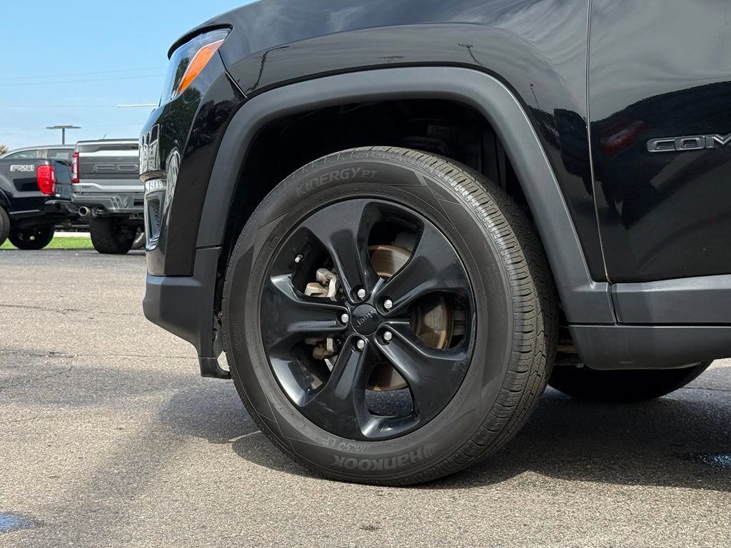 Used 2018 Jeep Compass Latitude AWD/4WD image 39