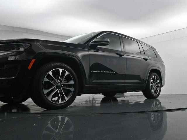 Used 2025 Jeep Grand Cherokee L Overland w/ Luxury Tech Group IV AWD/4WD image 36