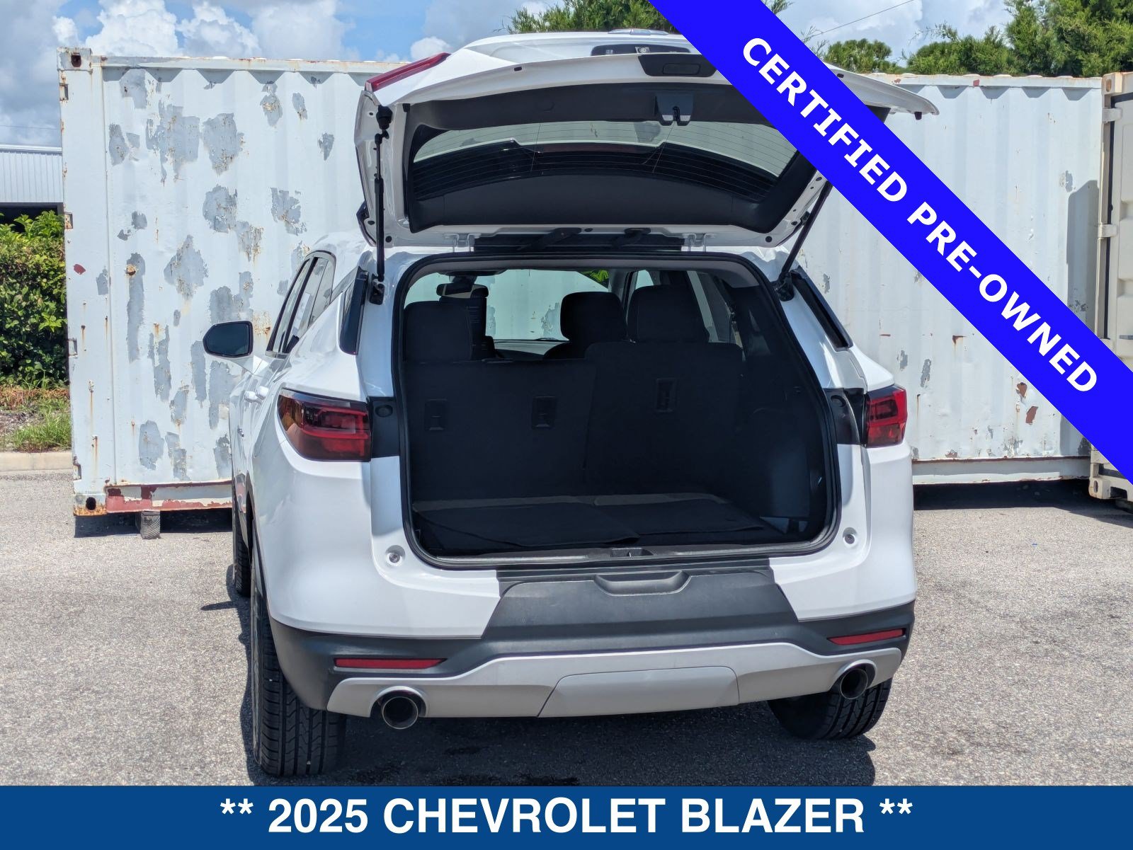 Used 2025 Chevrolet Blazer LT FWD image 14
