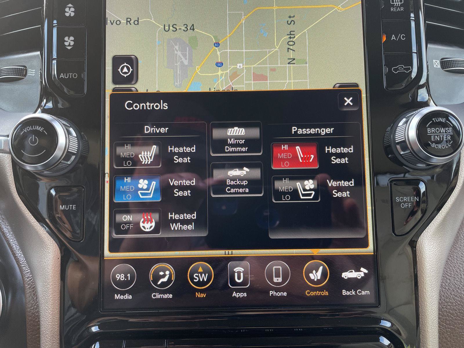 Used 2019 RAM 1500 Laramie AWD/4WD image 25