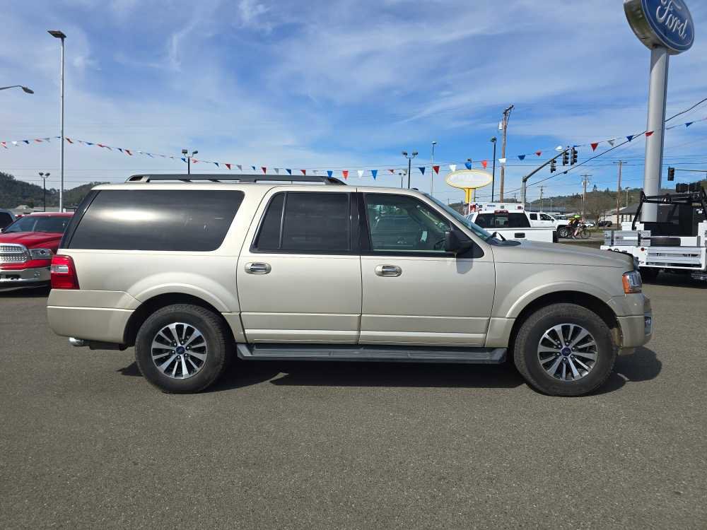 Certified 2017 Ford Expedition EL XLT w/ Equipment Group 202A image 6