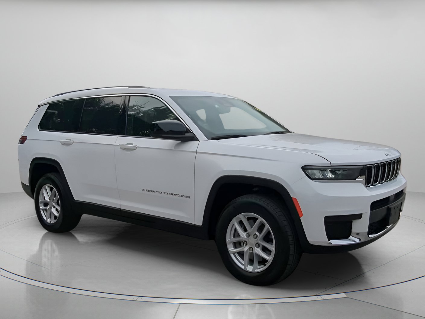 Used 2024 Jeep Grand Cherokee L Laredo AWD/4WD image 36