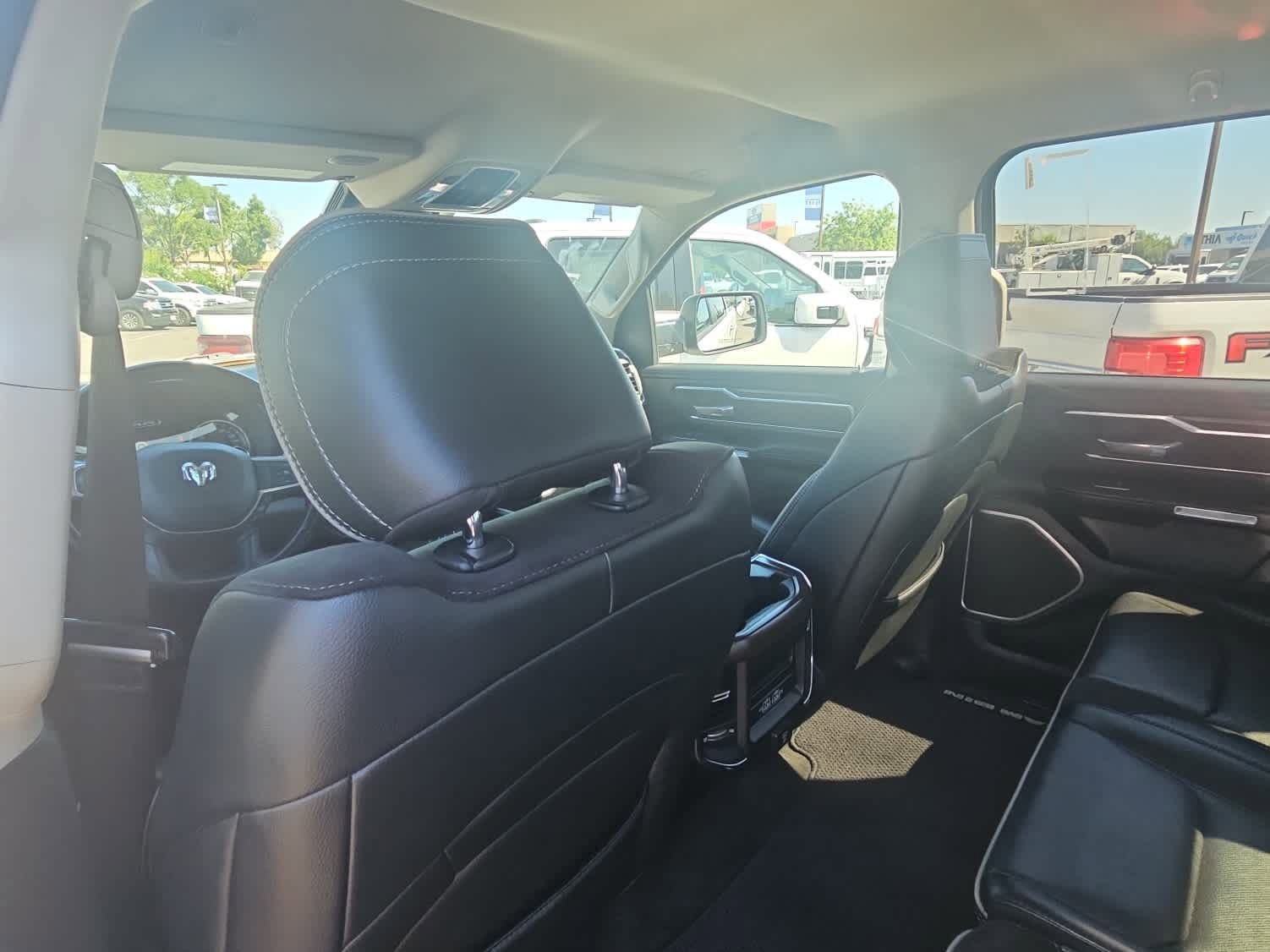 Used 2022 RAM 1500 Laramie AWD/4WD image 11