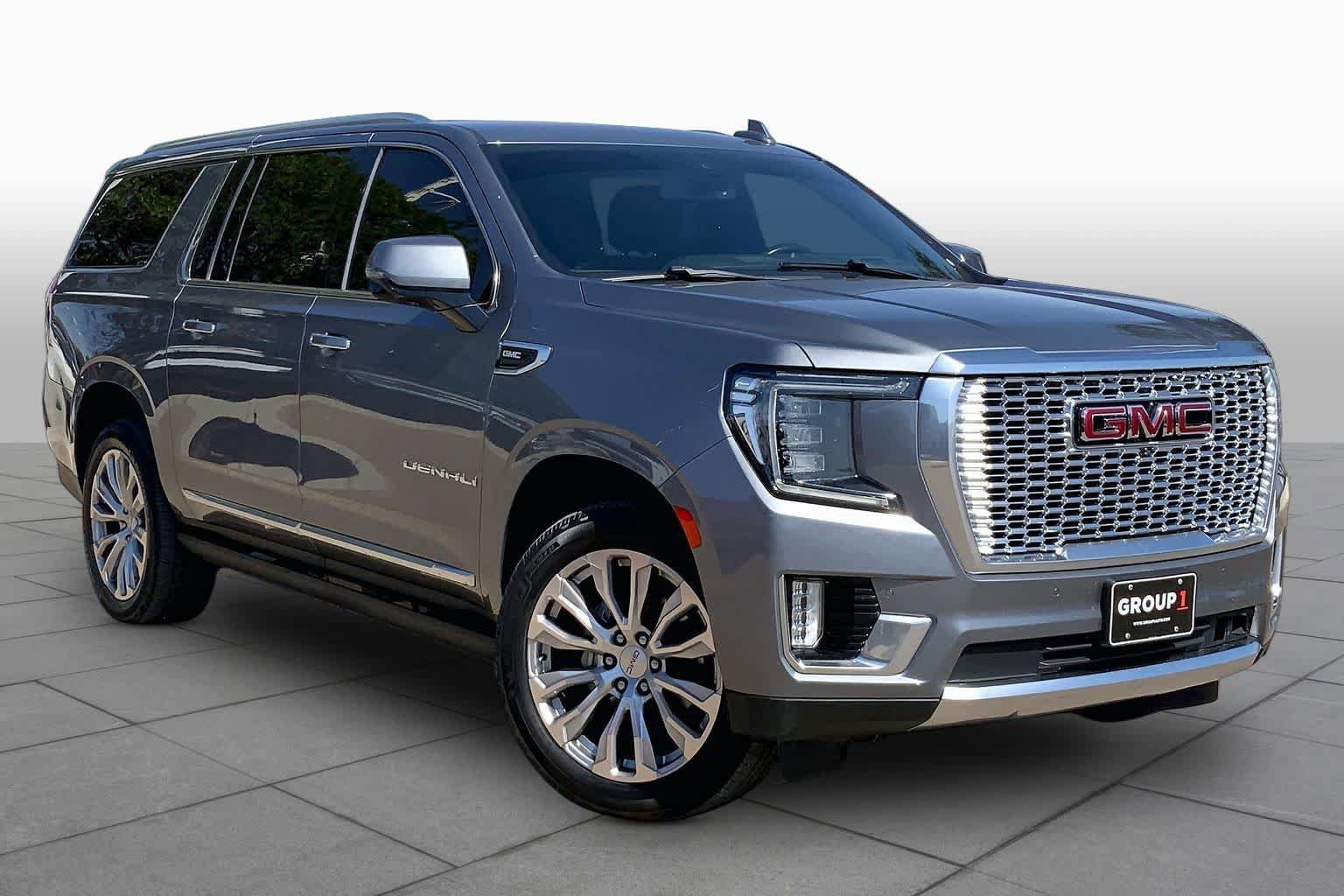 Used 2022 GMC Yukon XL Denali AWD/4WD image 3