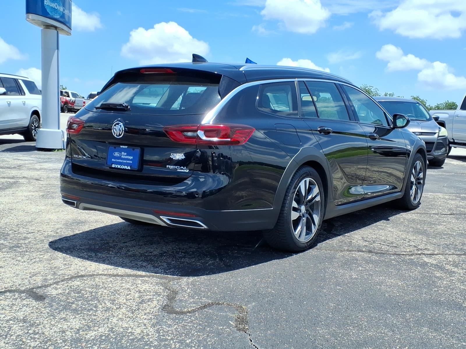 Used 2018 Buick Regal Essence w/ Driver Confidence Package #1 AWD/4WD image 5