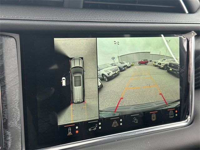 Used 2024 GMC Yukon XL Denali w/ Advanced Technology Package image 23