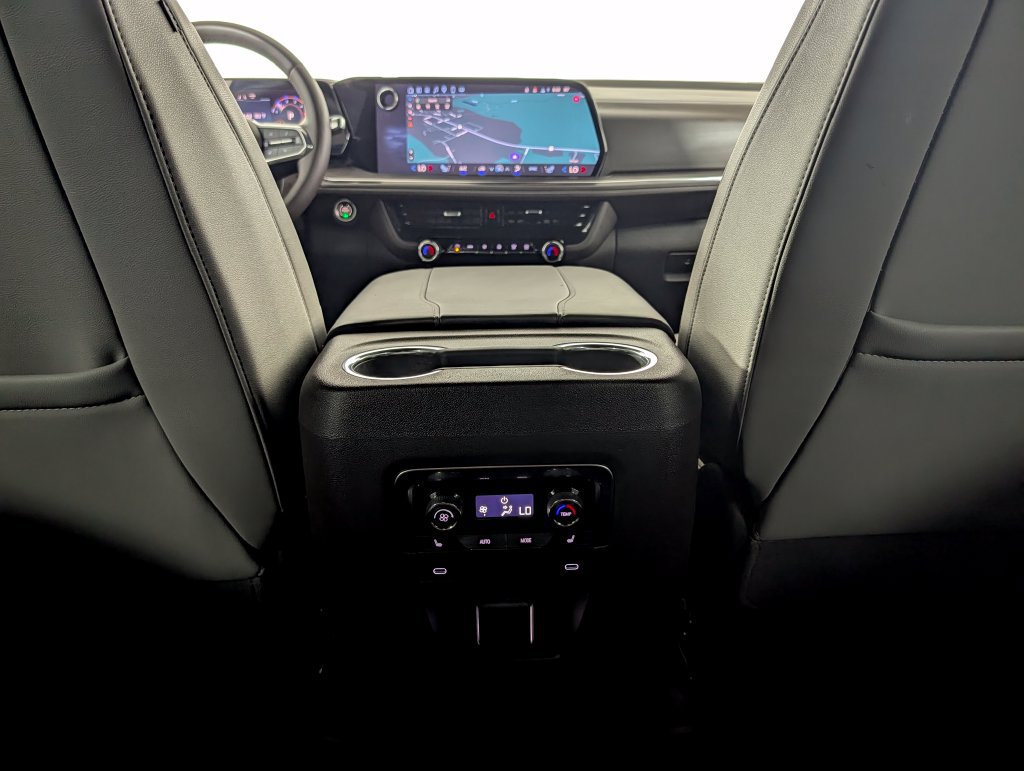 Used 2025 Chevrolet Suburban Z71 w/ Z71 Off-Road Package AWD/4WD image 14