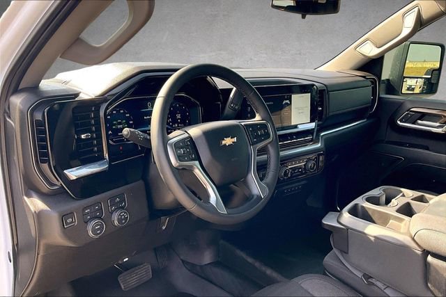 Used 2024 Chevrolet Silverado 2500 LT w/ Convenience Package image 11