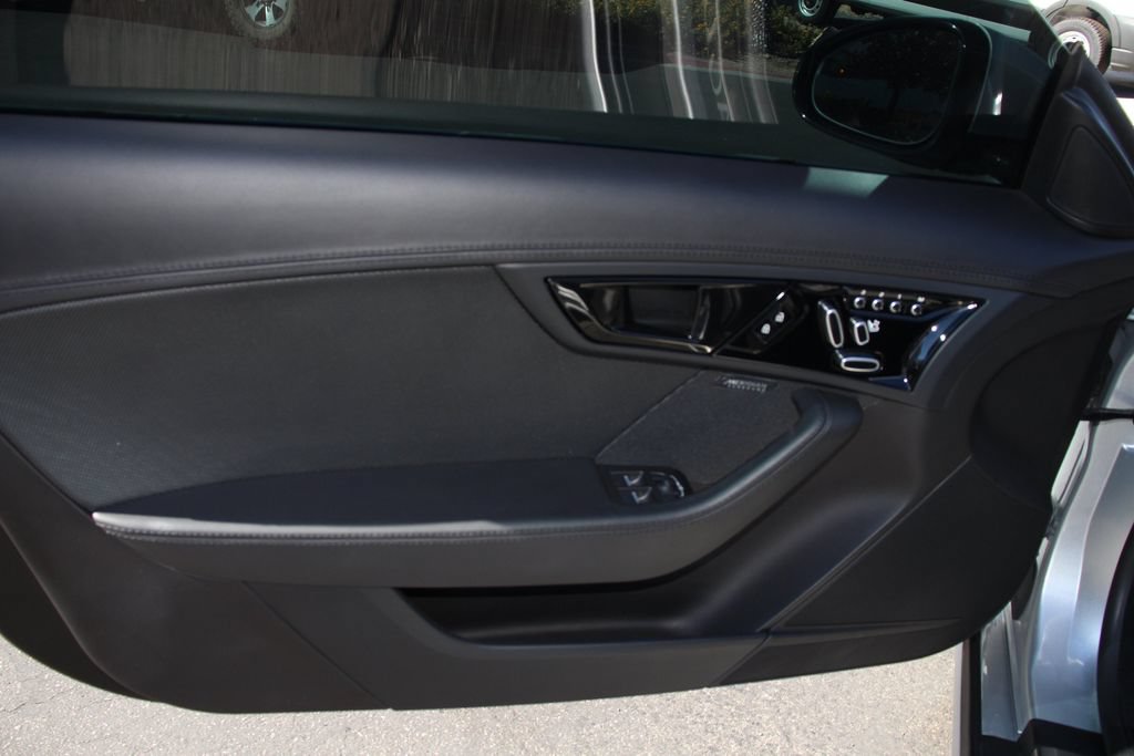 Used 2022 Jaguar F-TYPE Coupe RWD image 21