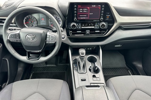 Used 2020 Toyota Highlander LE image 15