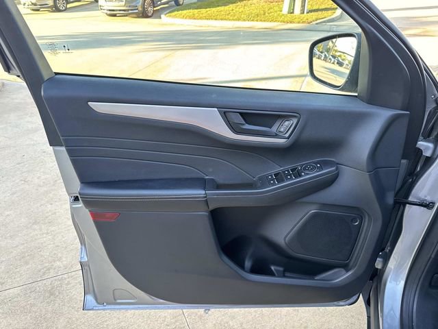 Certified 2022 Ford Escape SE w/ SE Sport Appearance Package image 21