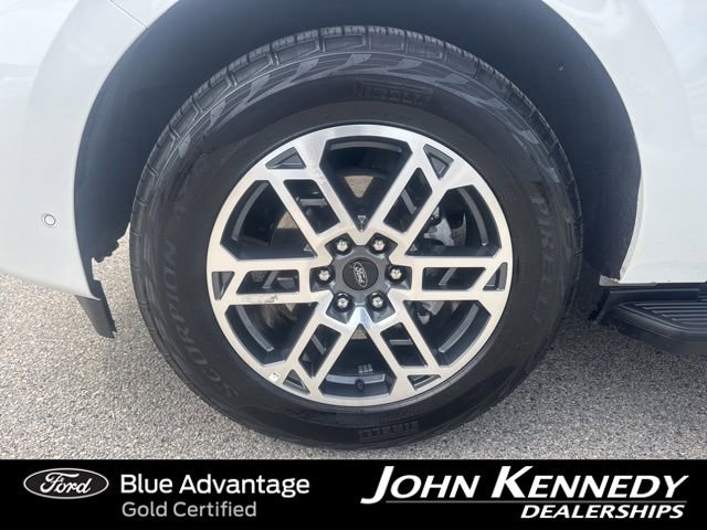 Certified 2025 Ford Expedition Active AWD/4WD image 2