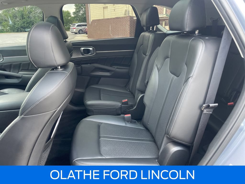 Used 2023 Kia Sorento SX AWD/4WD image 17