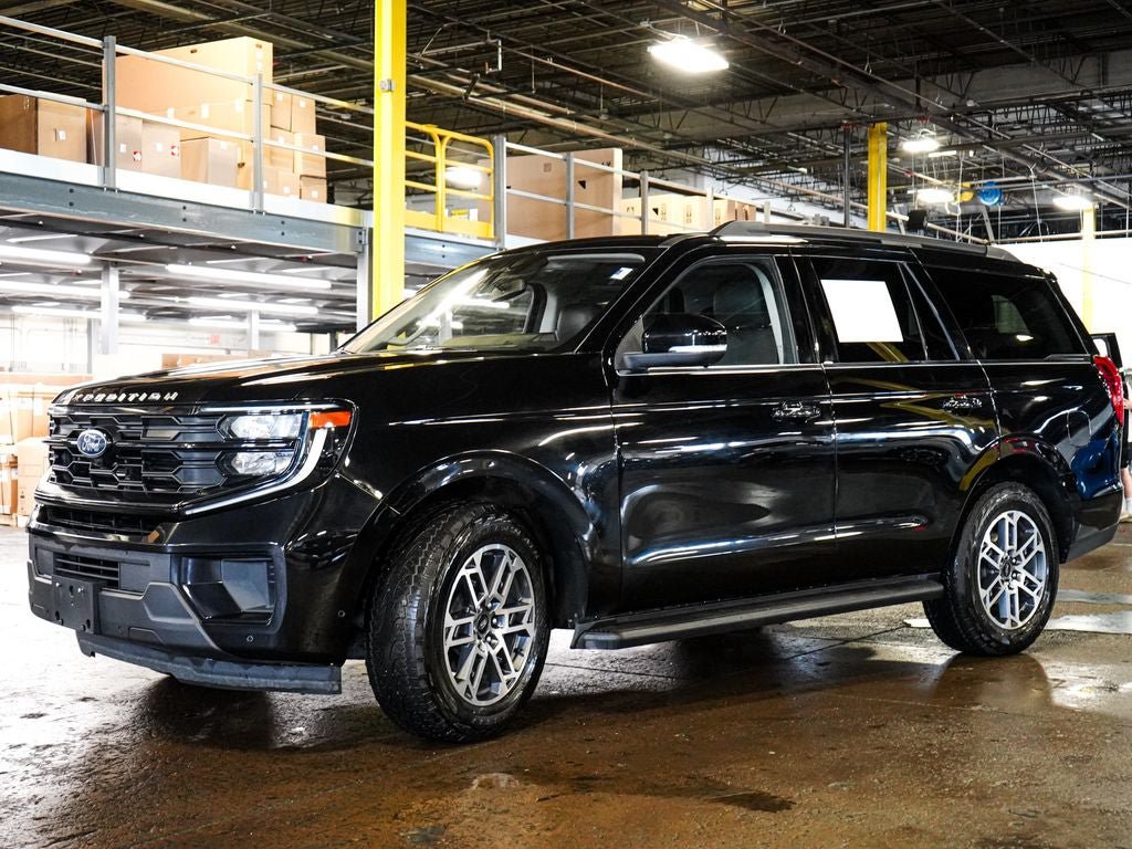 Certified 2025 Ford Expedition Active AWD/4WD image 3