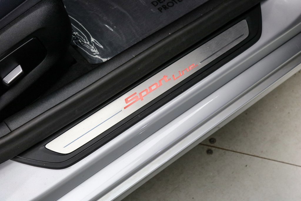 Used 2020 BMW 530e w/ M Sport Package image 30