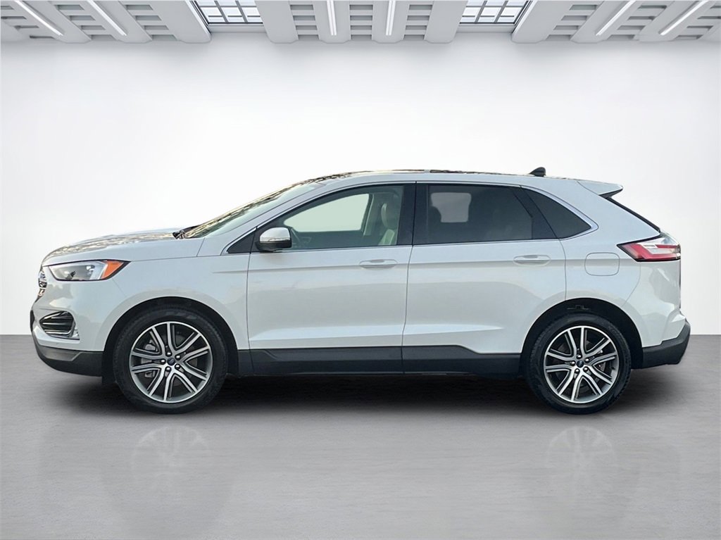 Certified 2022 Ford Edge Titanium w/ Class II Trailer Tow Package image 6