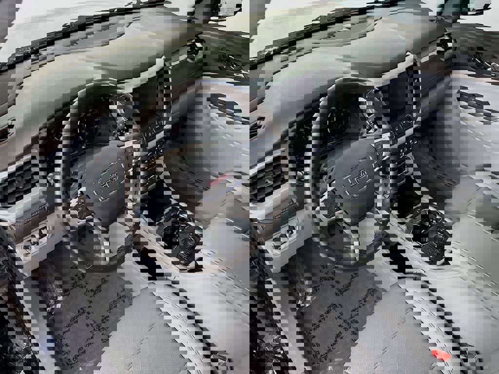 Used 2023 GMC Acadia SLT w/ Preferred Package image 9