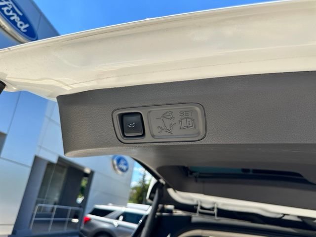 Certified 2020 Ford Expedition XLT w/ Equipment Group 202A AWD/4WD image 15
