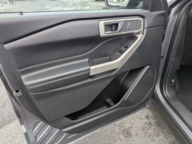 Certified 2022 Ford Explorer XLT w/ Equipment Group 202A image 13