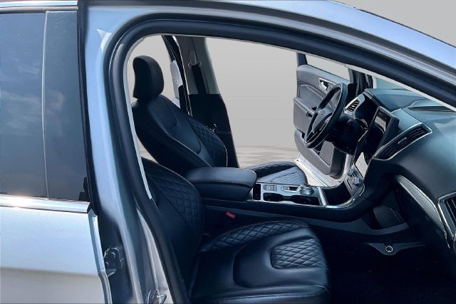 Certified 2024 Ford Edge Titanium AWD/4WD image 8