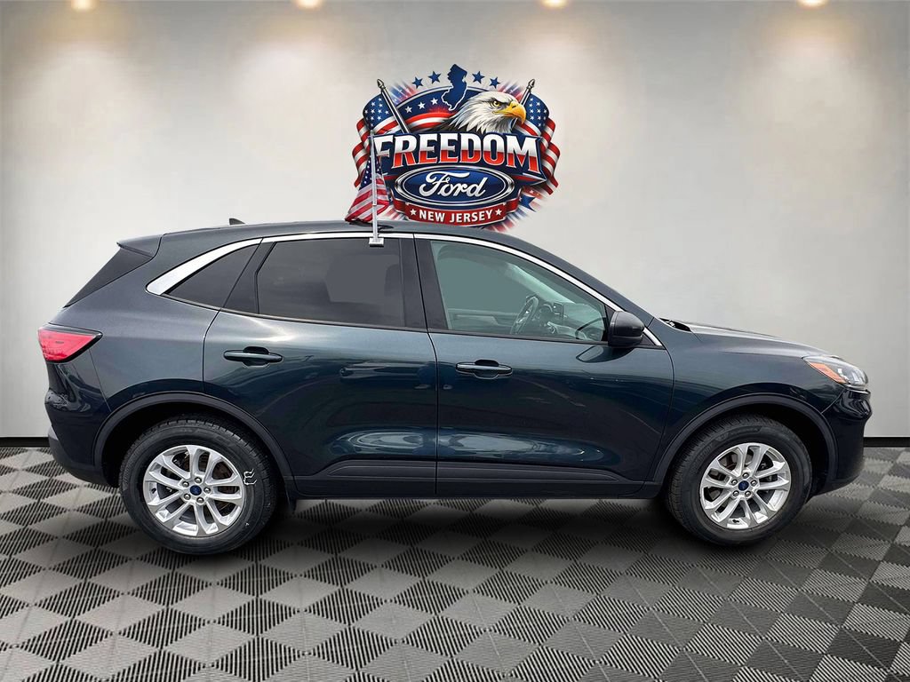 Certified 2022 Ford Escape SE w/ Convenience Package AWD/4WD image 3