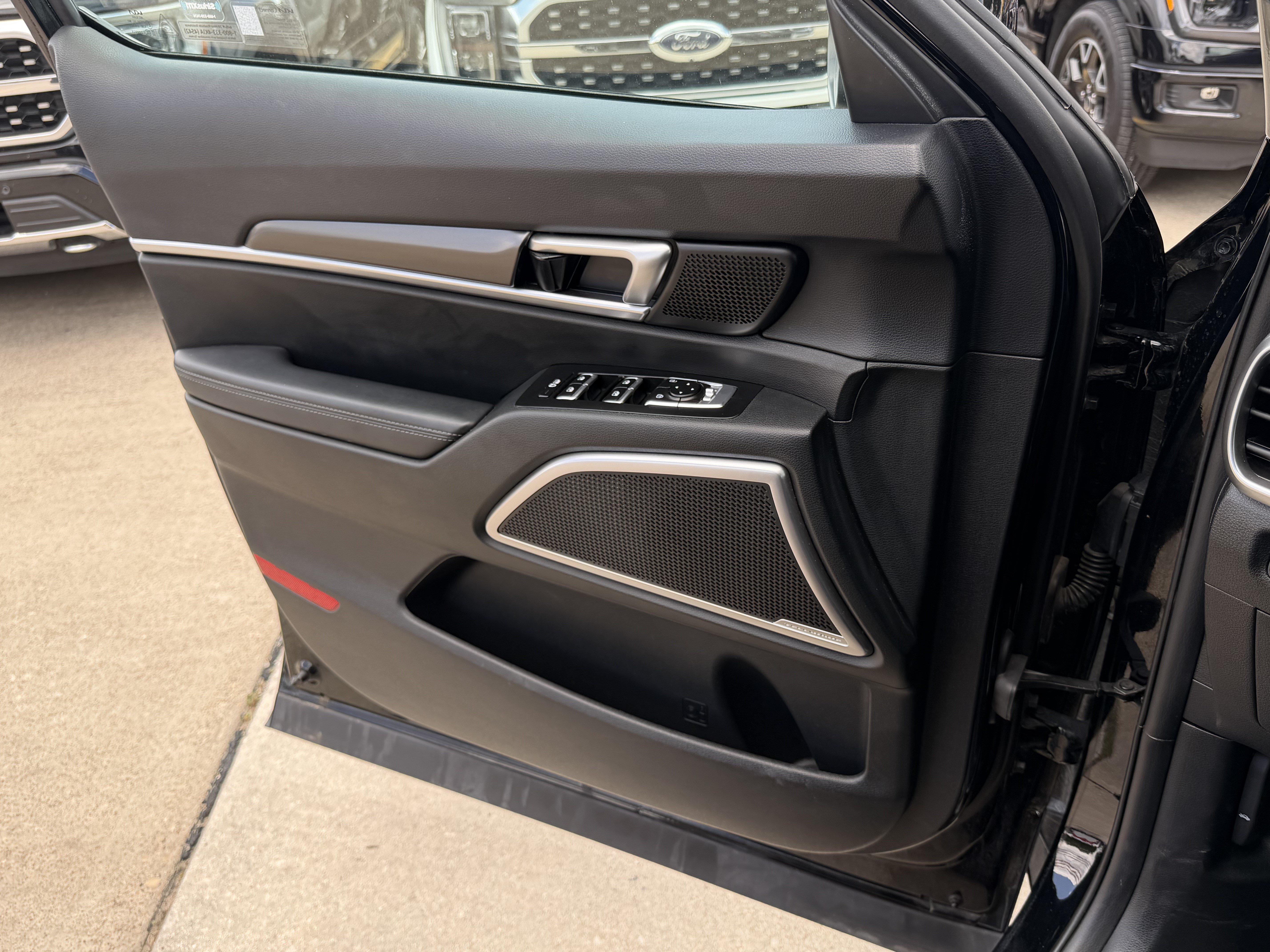 Used 2025 Kia Telluride S AWD/4WD image 24