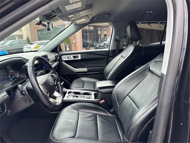 Certified 2023 Ford Explorer Limited w/ Equipment Group 301A image 9