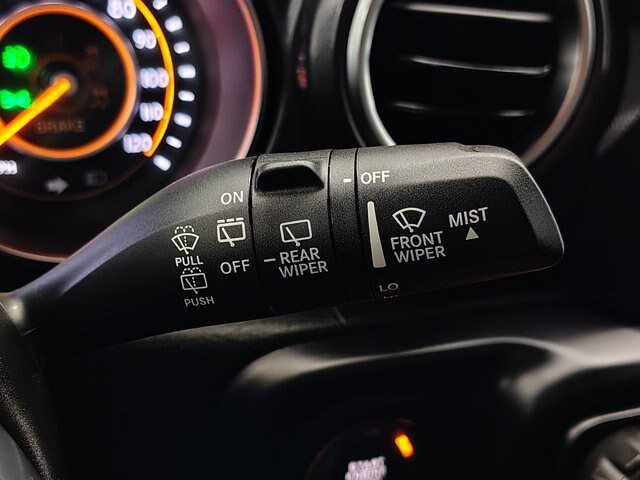 Used 2021 Jeep Wrangler Unlimited Sahara AWD/4WD image 38
