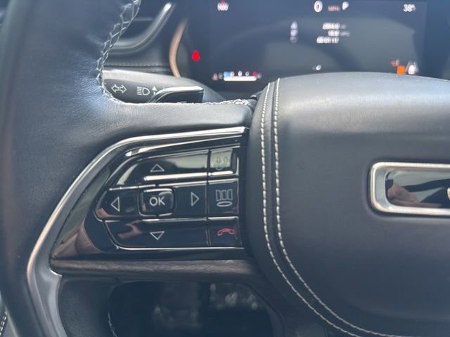 Used 2022 Jeep Grand Cherokee Overland w/ Luxury Tech Group IV image 24