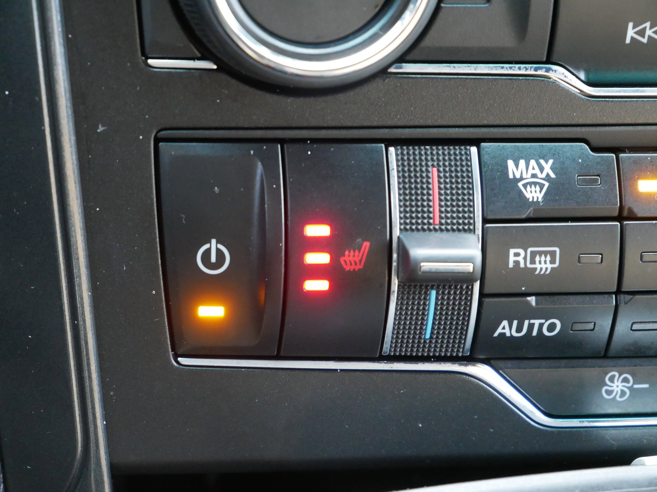 Certified 2017 Ford Explorer XLT w/ Equipment Group 202A image 25