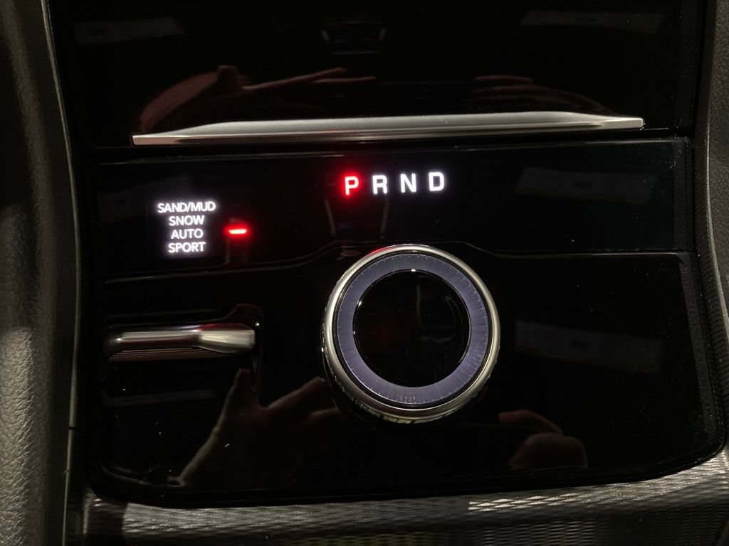 Used 2025 Jeep Grand Cherokee L Limited w/ Black Appearance Package image 27