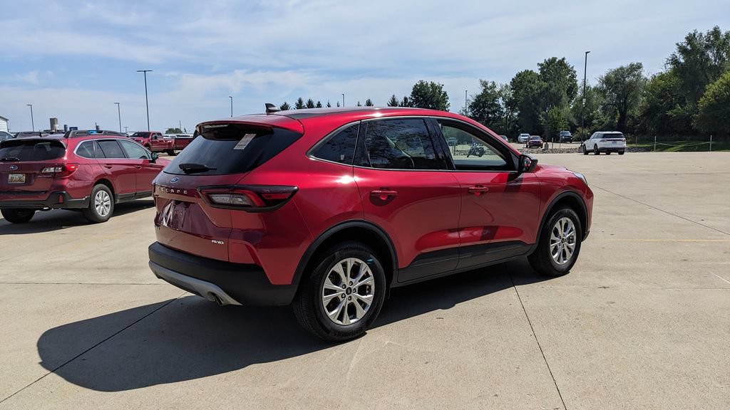Certified 2025 Ford Escape Active w/ Cold Weather Package AWD/4WD image 3