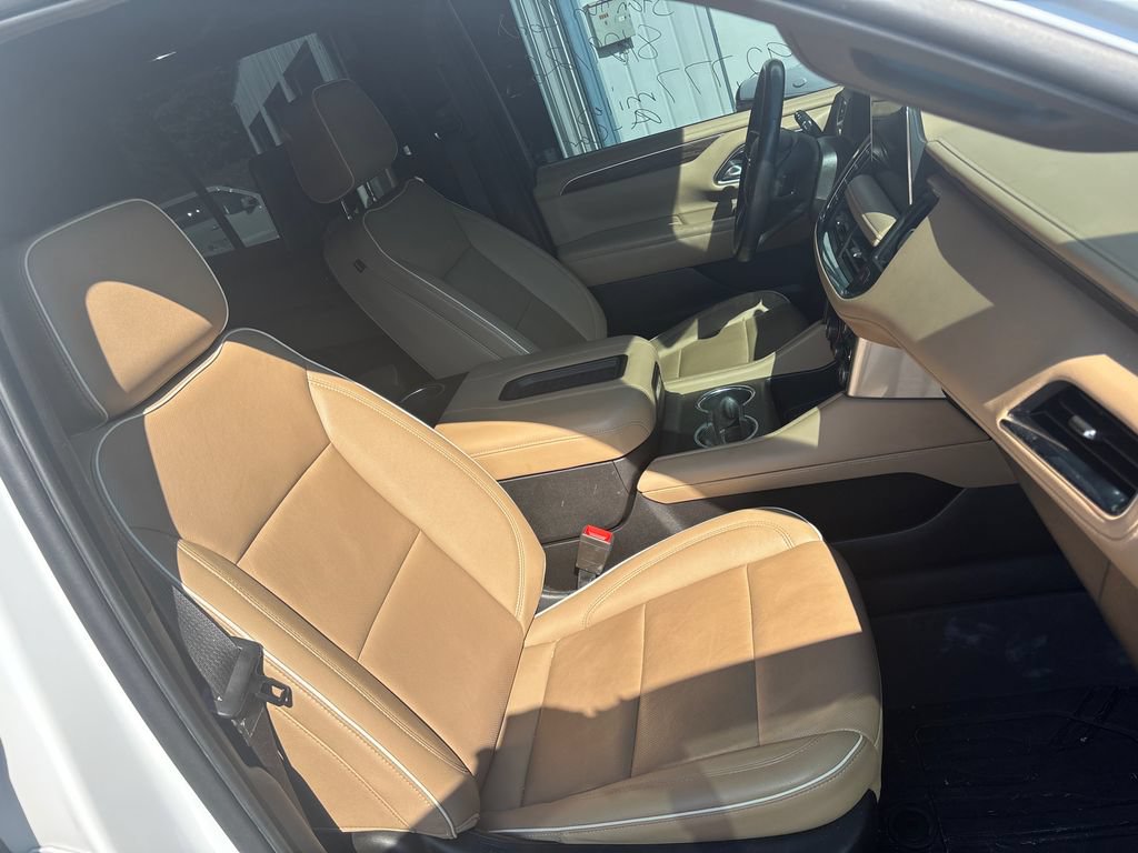 Used 2023 Chevrolet Tahoe Premier AWD/4WD image 12