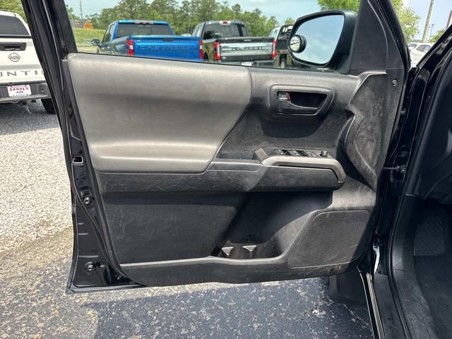 Used 2023 Toyota Tacoma SR5 w/ SR5 Appearance Package RWD image 18