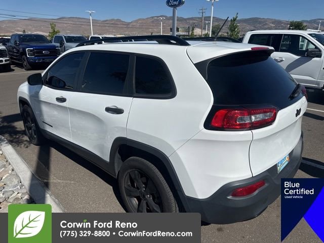 Used 2017 Jeep Cherokee Sport FWD image 4