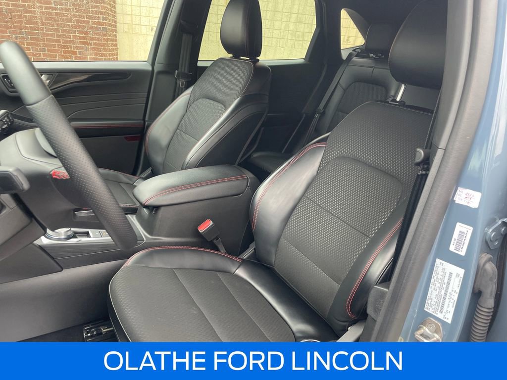 Certified 2025 Ford Escape ST-Line FWD image 18