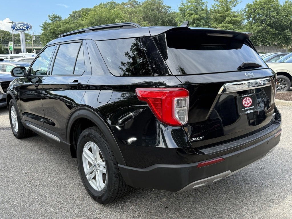 Certified 2022 Ford Explorer XLT w/ Equipment Group 202A image 3